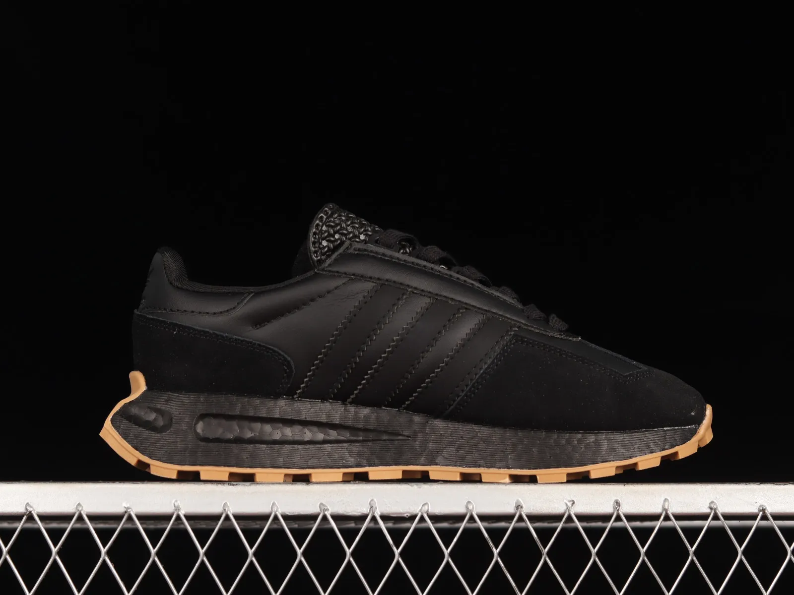 Adidas Originals Retropy E5 Core Black Gum HR1422