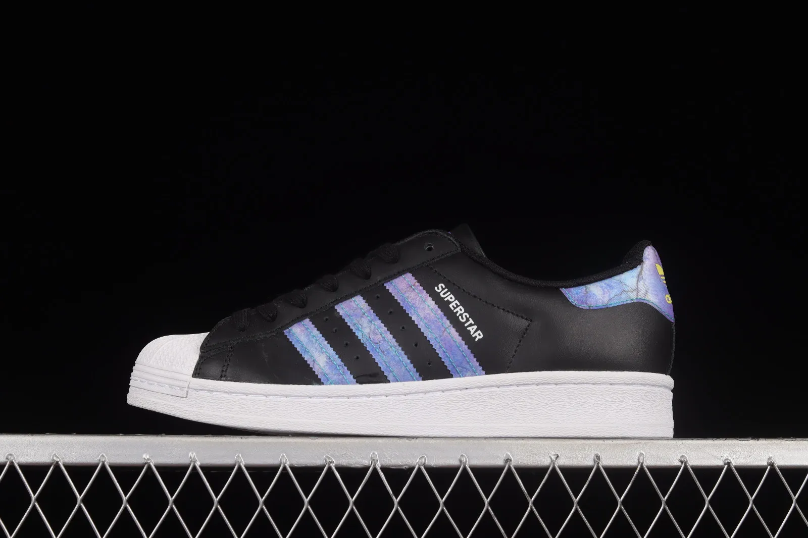 Adidas Originals Superstar Core Black Purple Cloud White CZ5216