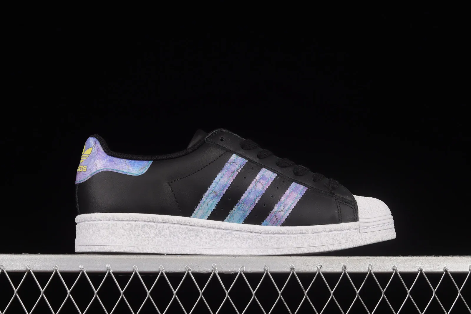 Adidas Originals Superstar Core Black Purple Cloud White CZ5216