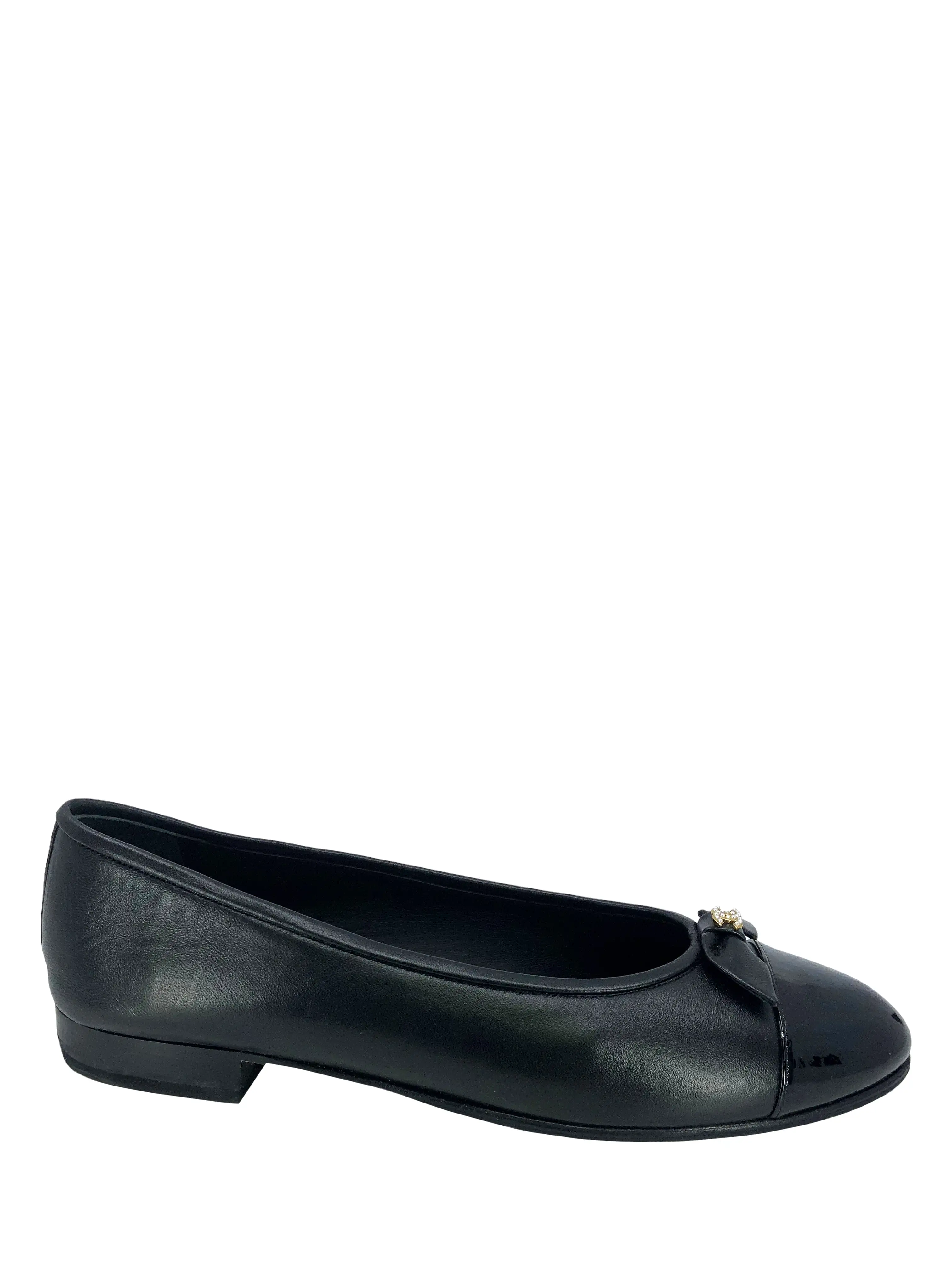 CHANEL 23P CC Cap Toe Lambskin Leather Ballet Flats Size 11