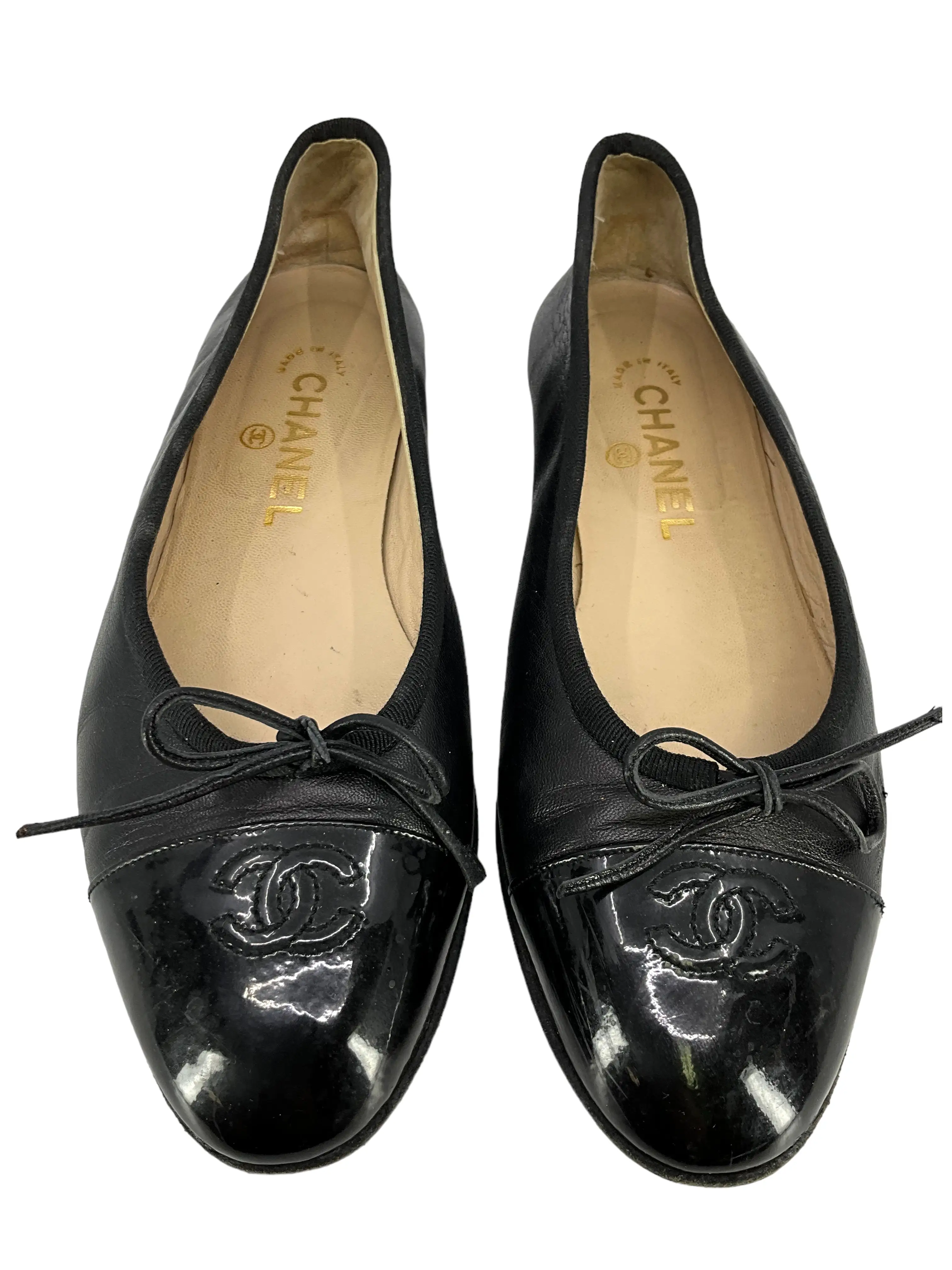 CHANEL CC Cap Toe Lambskin Leather Ballet Flats Size 8