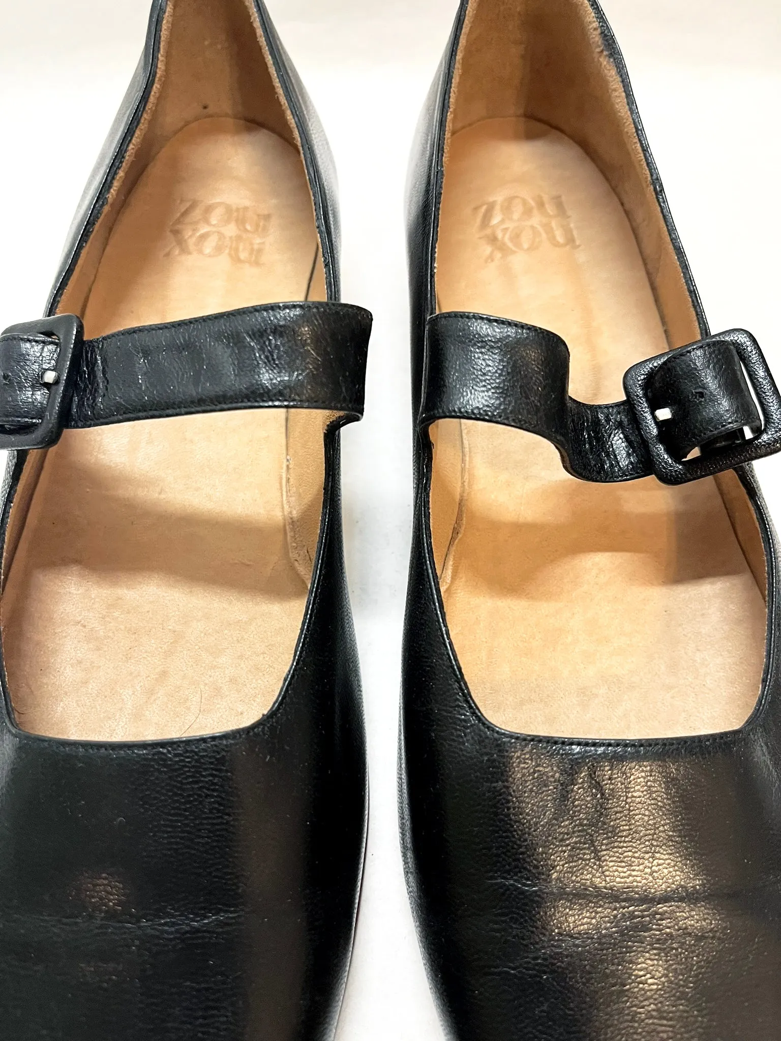 Eugenia Flat in Black Size 42