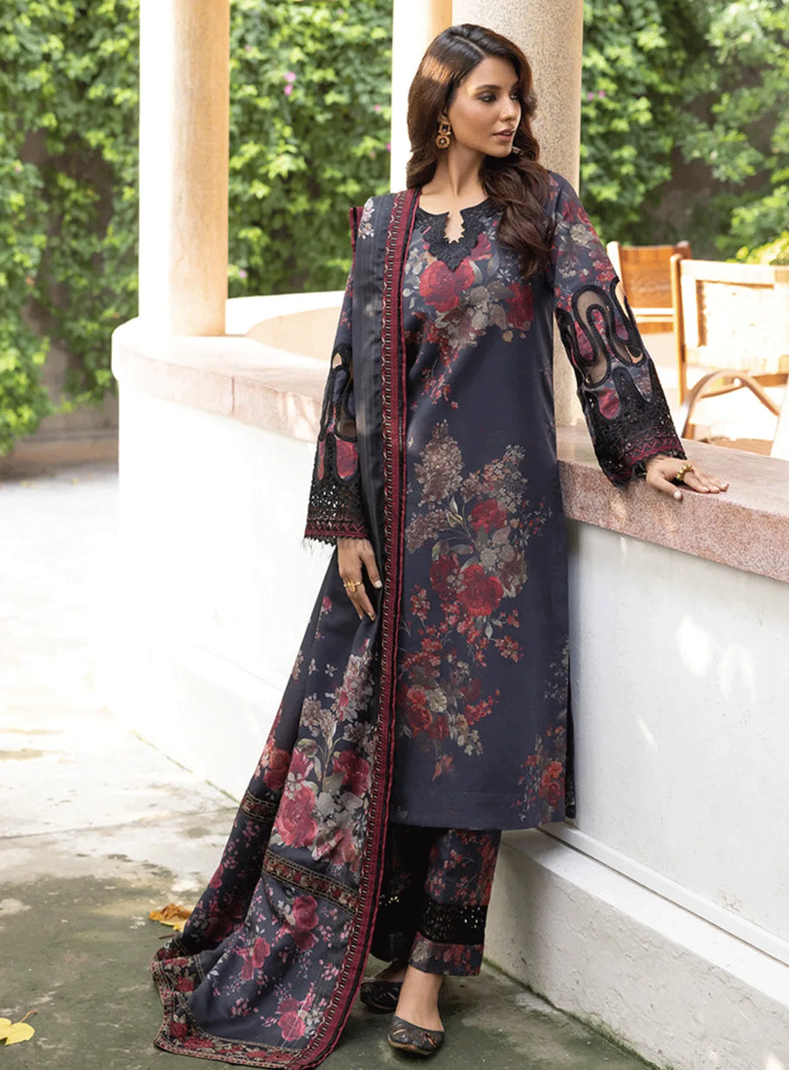 Jahanara By Iznik Embroidered Slub Unstitched 3 Piece Suit - 3 MAHTAB