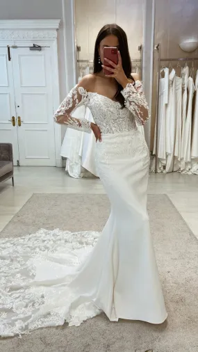 Off-Shoulder Long Sleeve Empire Appliques With Train Boho Trumpet Wedding Dress QW8117