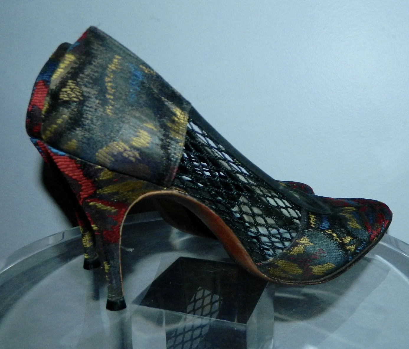 vintage 1950s stiletto heels / floral brocade high heels / black mesh cutouts US 6 - 7